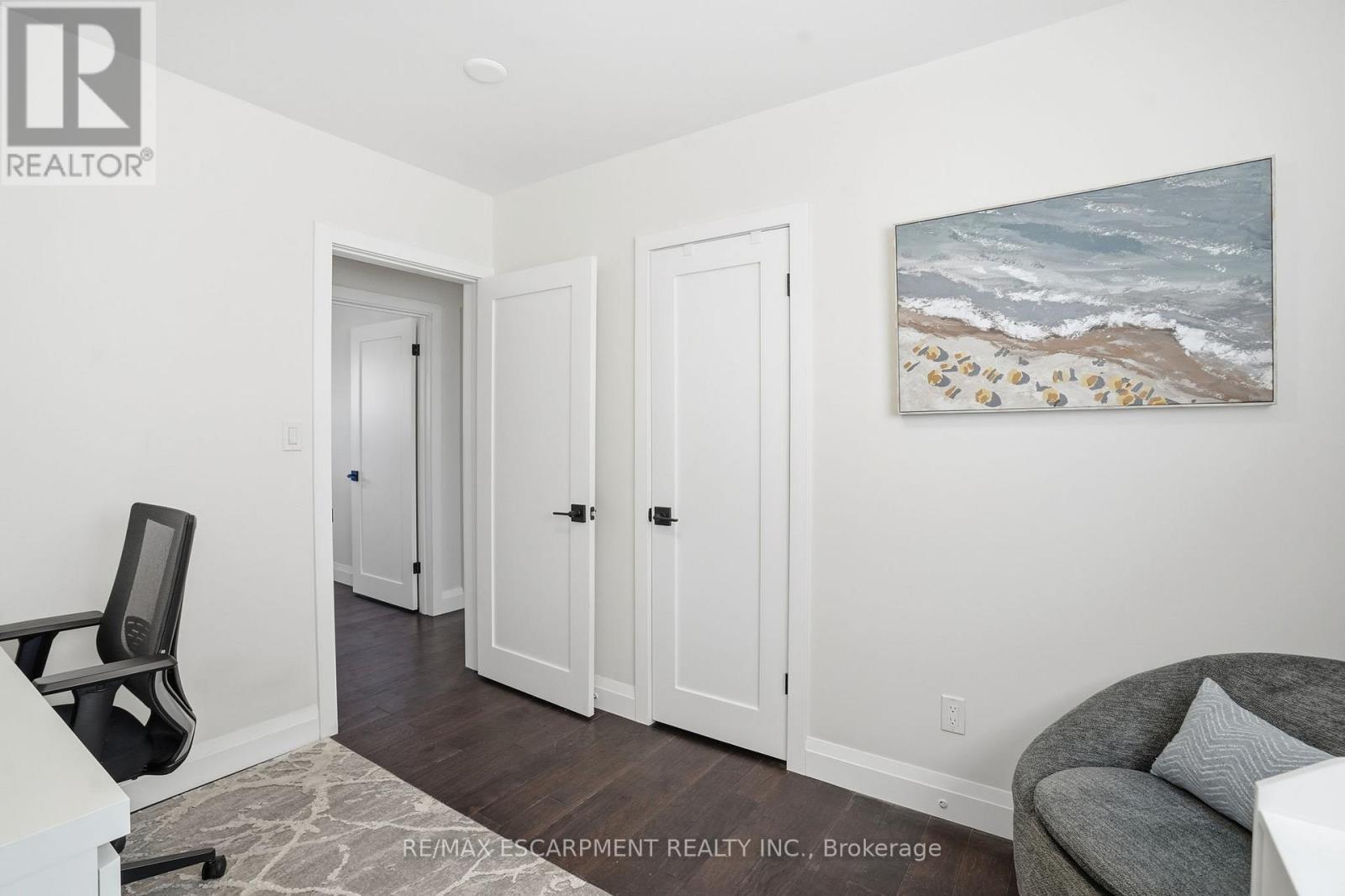 2347 Sharron Street, Burlington, Ontario  L7R 1W8 - Photo 19 - W12772338