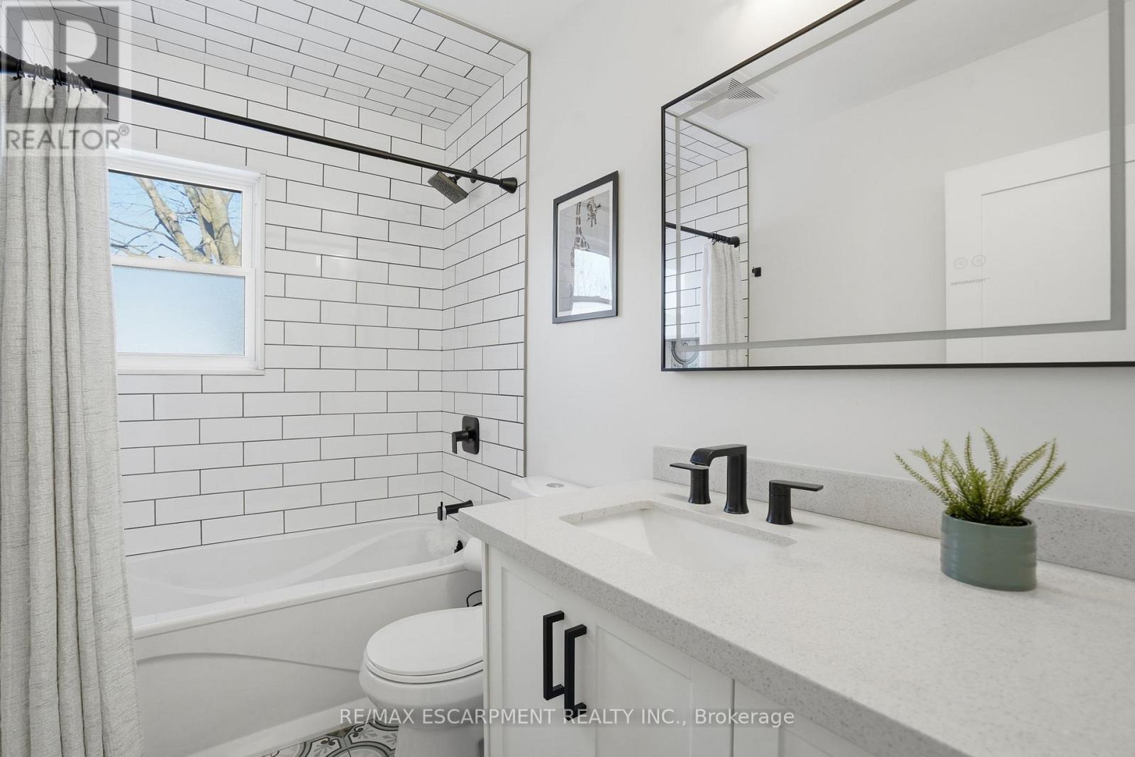 2347 Sharron Street, Burlington, Ontario  L7R 1W8 - Photo 20 - W12772338