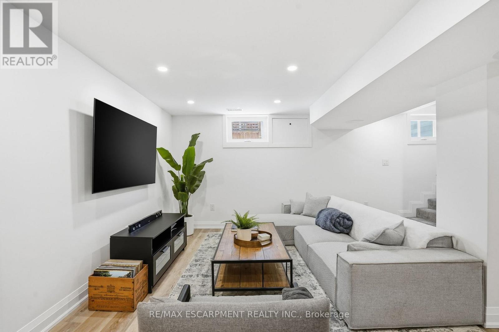 2347 Sharron Street, Burlington, Ontario  L7R 1W8 - Photo 21 - W12772338