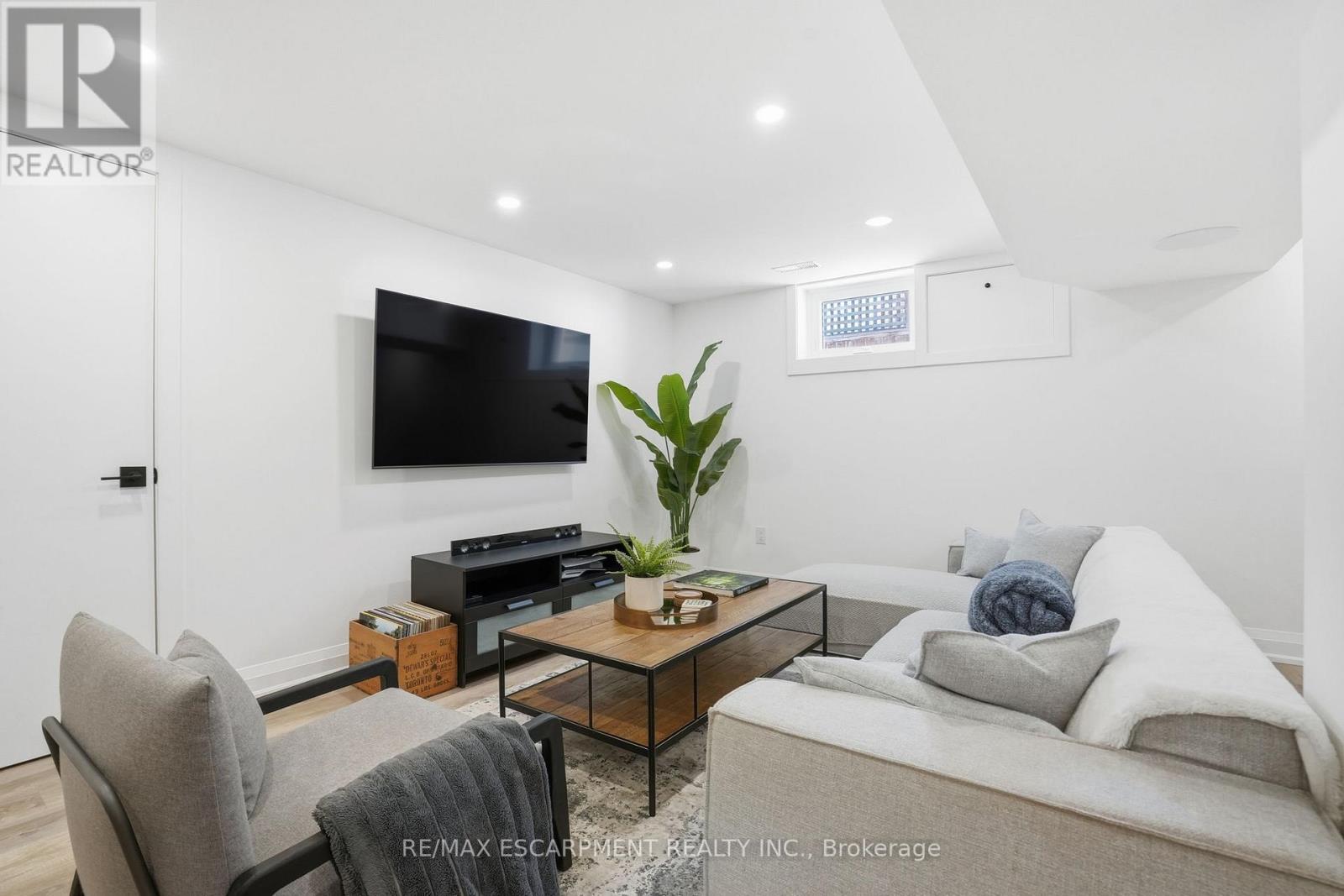 2347 Sharron Street, Burlington, Ontario  L7R 1W8 - Photo 22 - W12772338