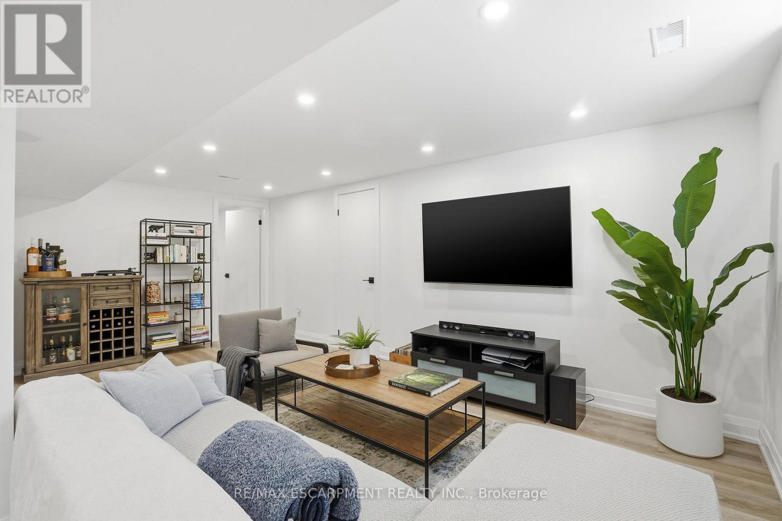 2347 Sharron Street, Burlington, Ontario  L7R 1W8 - Photo 23 - W12772338