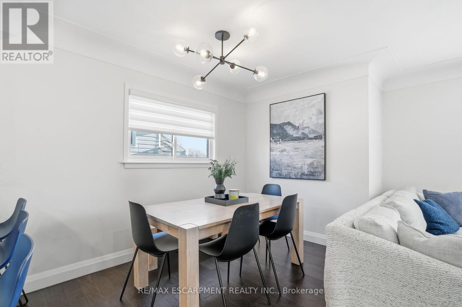 2347 Sharron Street, Burlington, Ontario  L7R 1W8 - Photo 9 - W12772338