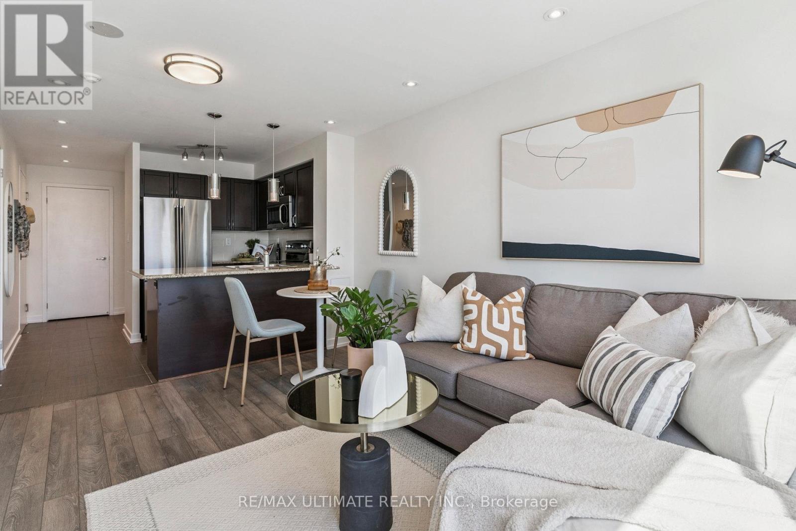 1402 - 816 Lansdowne Avenue, Toronto, Ontario  M6H 4K6 - Photo 10 - W12772344