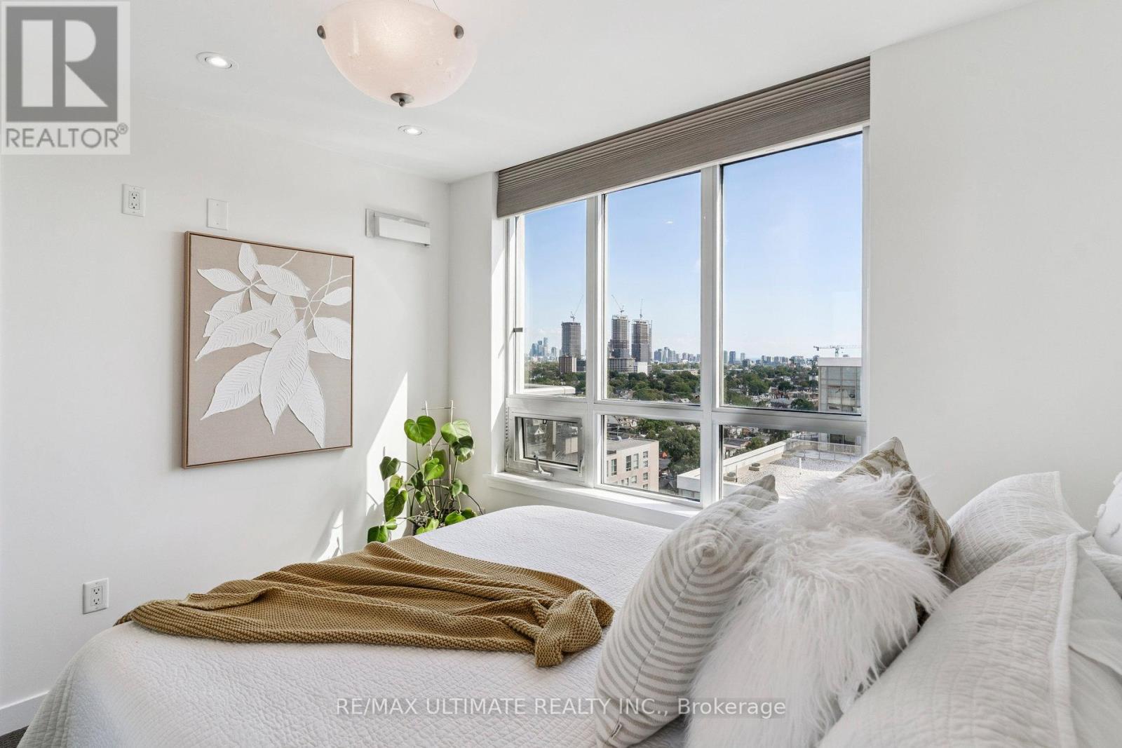 1402 - 816 Lansdowne Avenue, Toronto, Ontario  M6H 4K6 - Photo 22 - W12772344