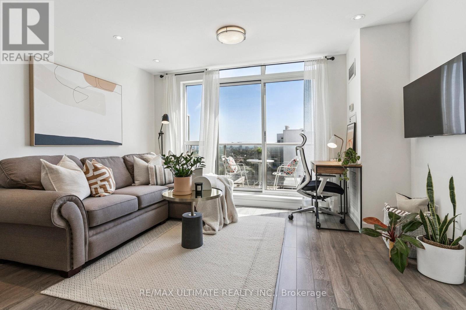 1402 - 816 Lansdowne Avenue, Toronto, Ontario  M6H 4K6 - Photo 7 - W12772344