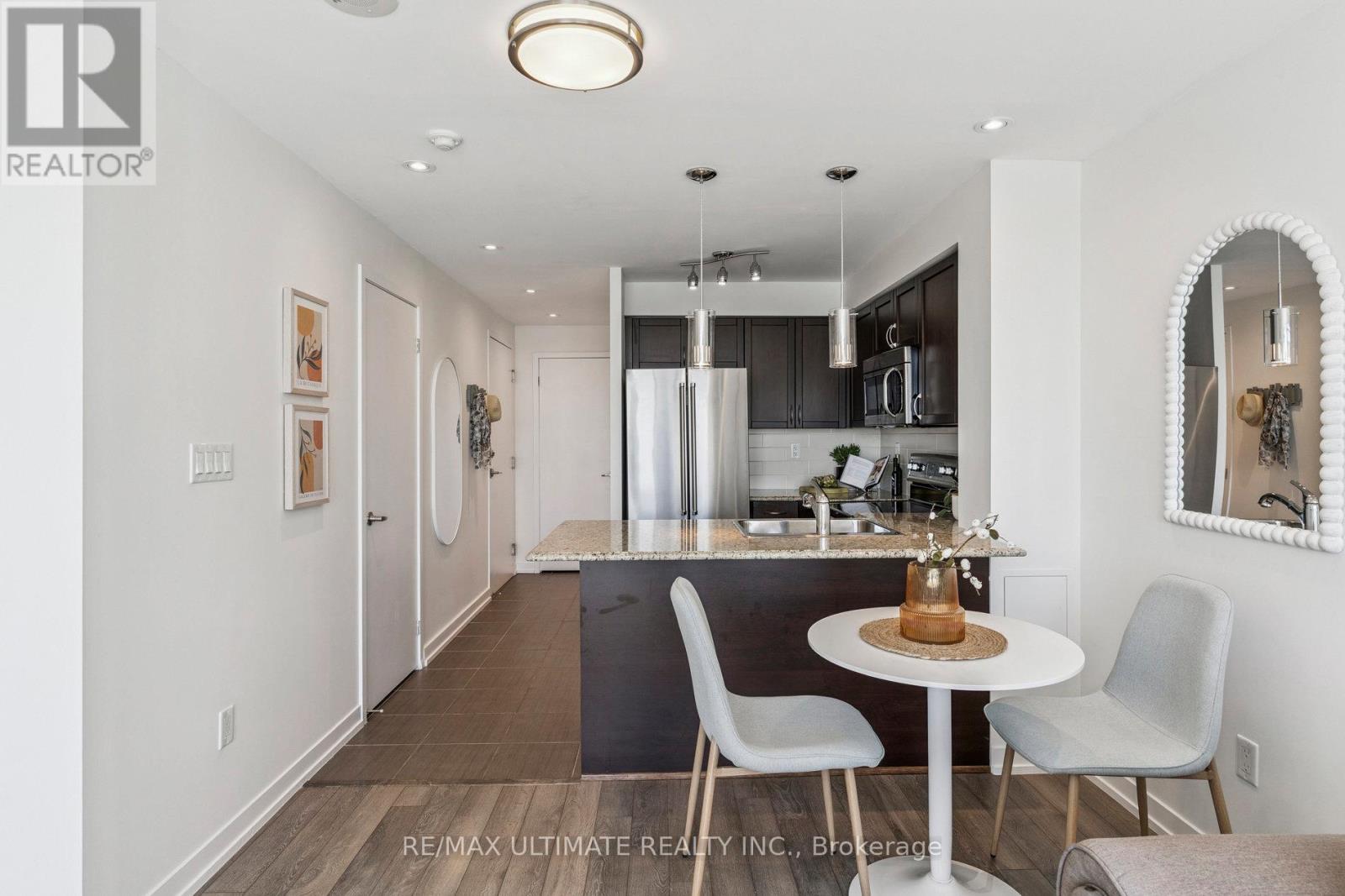 1402 - 816 Lansdowne Avenue, Toronto, Ontario  M6H 4K6 - Photo 14 - W12772358