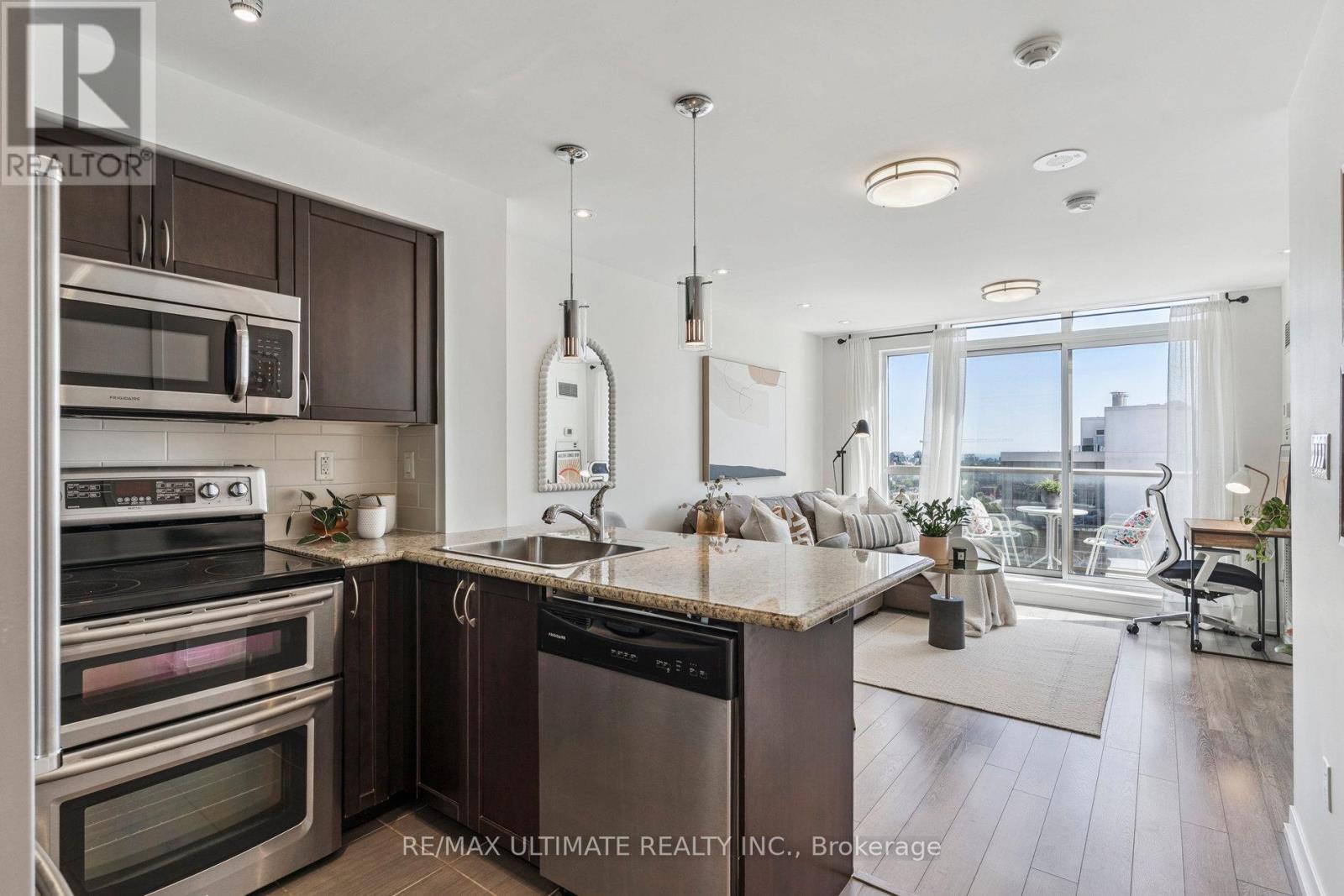 1402 - 816 Lansdowne Avenue, Toronto, Ontario  M6H 4K6 - Photo 15 - W12772358