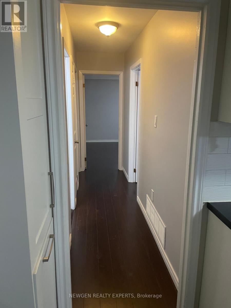 28 Royal Salisbury Way, Brampton (Madoc), Ontario  L6V 3J6 - Photo 6 - W12772374