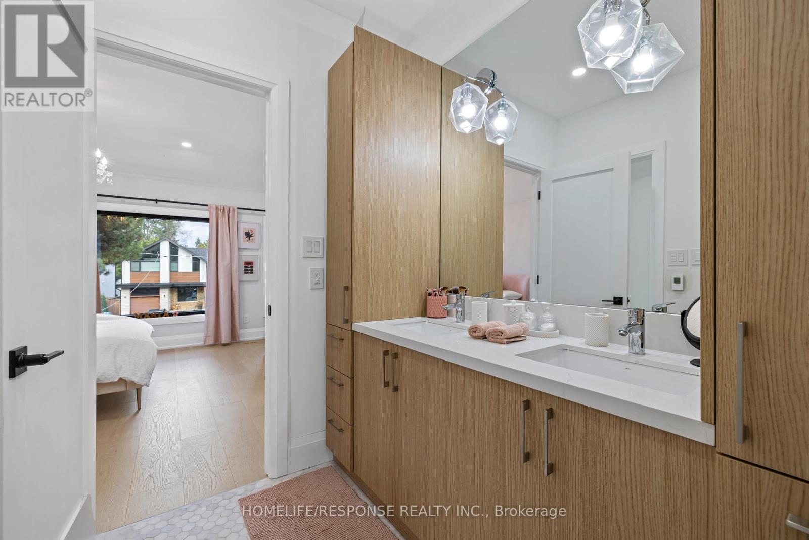 2110 Courtland Crescent, Mississauga, Ontario  L4Y 1V2 - Photo 27 - W12772460