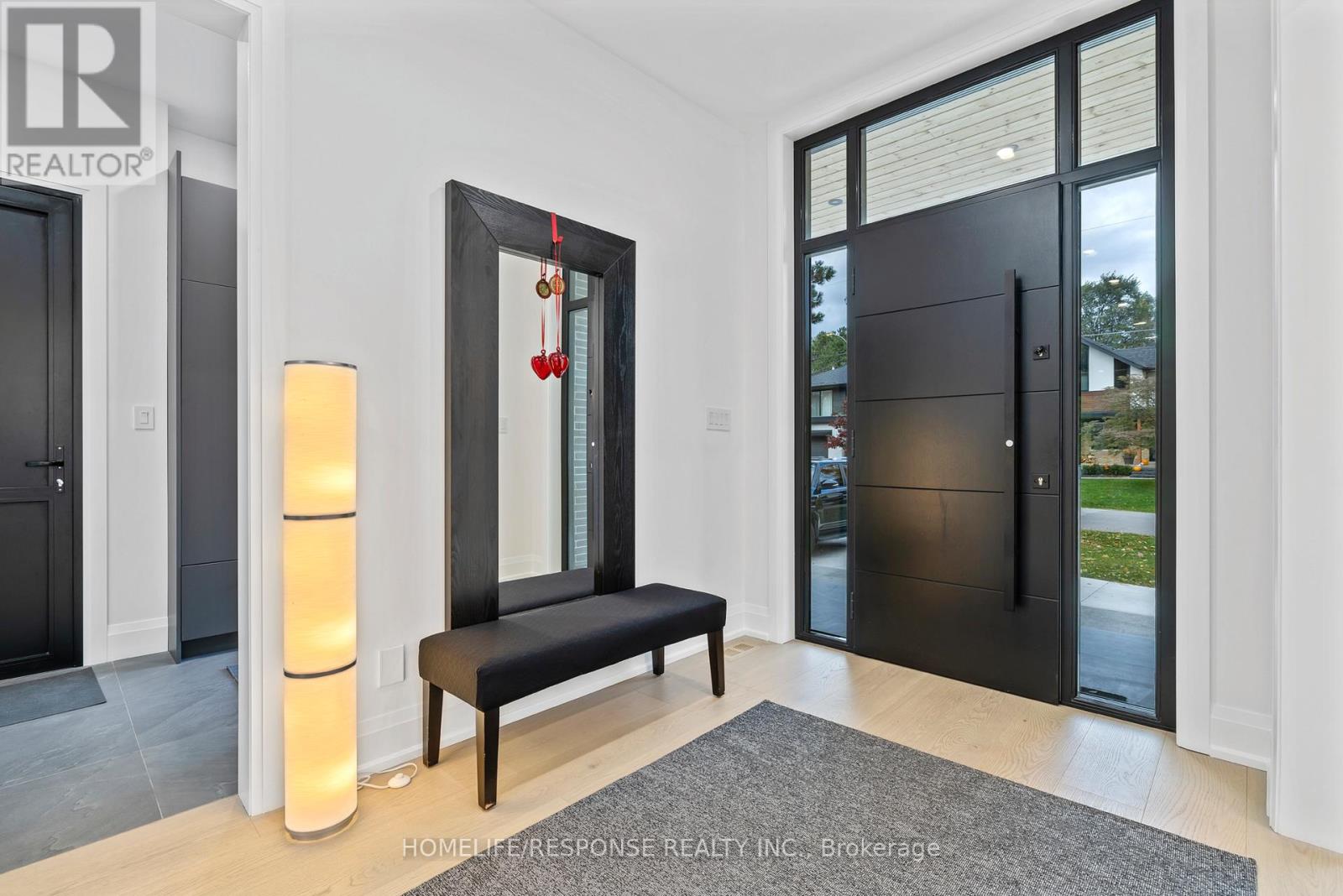 2110 Courtland Crescent, Mississauga, Ontario  L4Y 1V2 - Photo 4 - W12772460