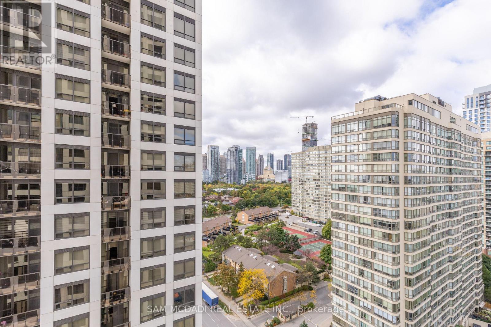 1409 - 30 Elm Drive W, Mississauga, Ontario  L5B 0N6 - Photo 12 - W12772534