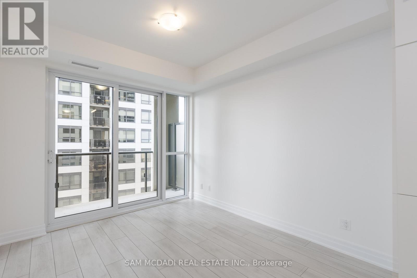 1409 - 30 Elm Drive W, Mississauga, Ontario  L5B 0N6 - Photo 4 - W12772534