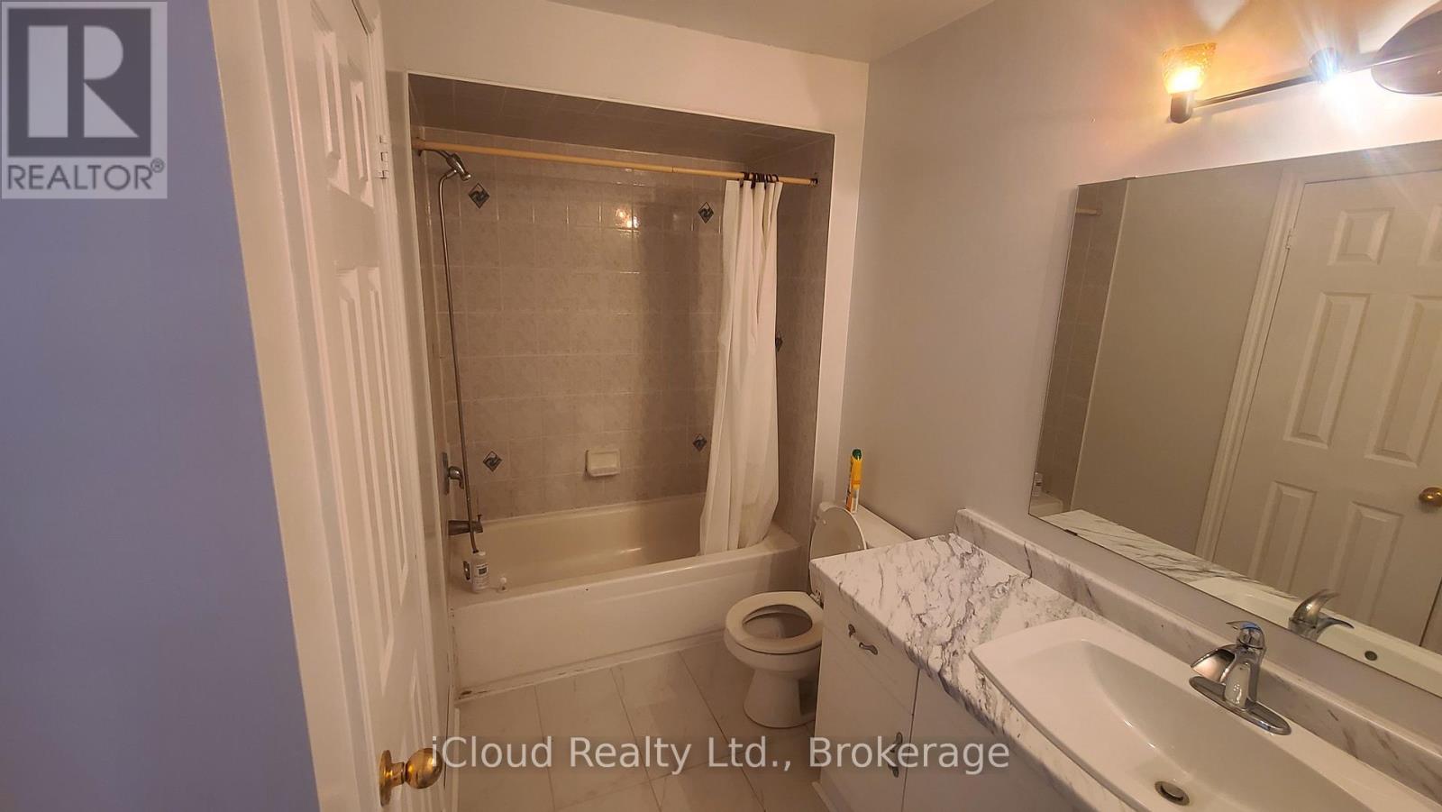 150 Twin Pines Crescent, Brampton, Ontario  L7A 1N2 - Photo 26 - W12772548