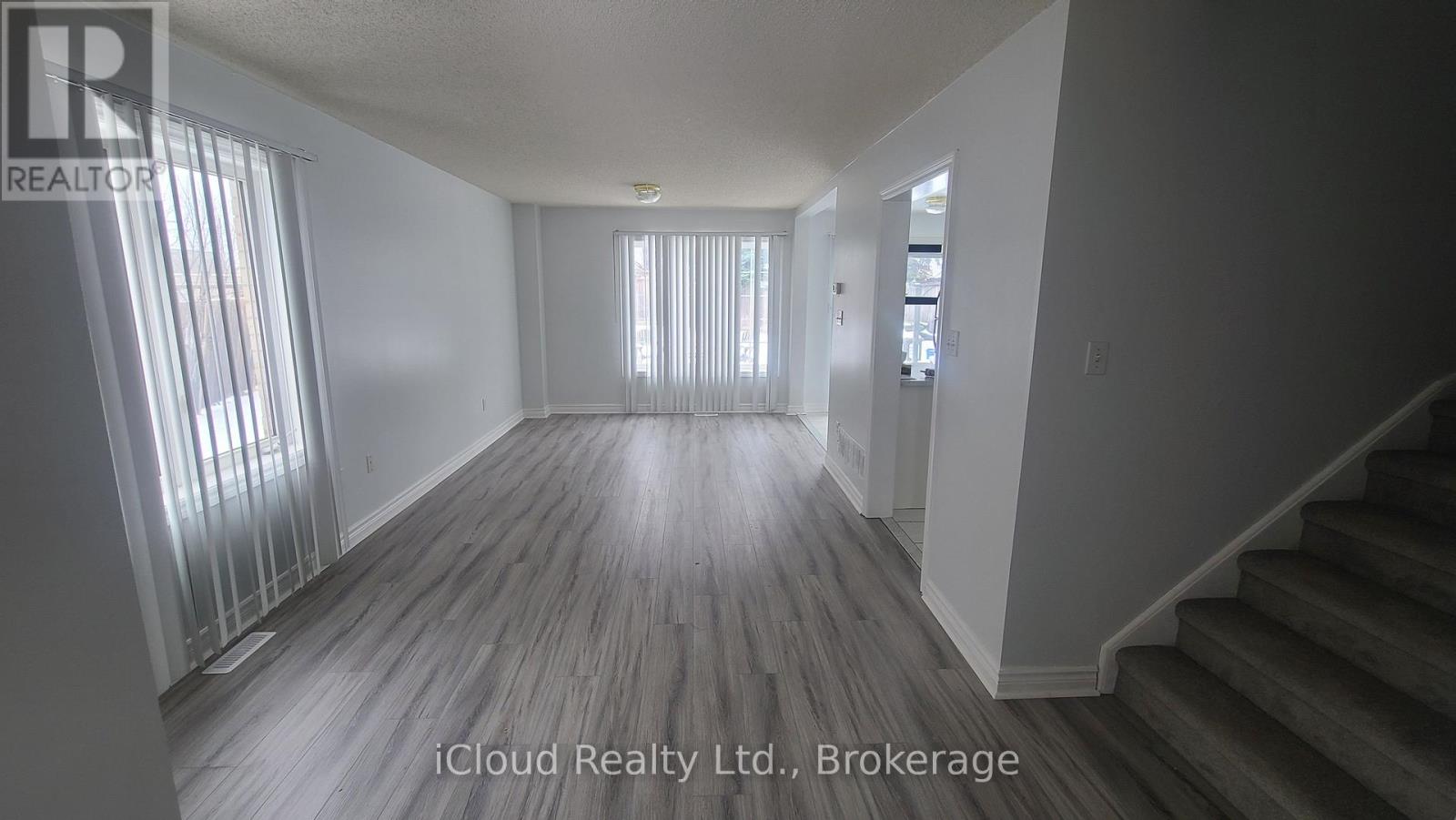 150 Twin Pines Crescent, Brampton, Ontario  L7A 1N2 - Photo 5 - W12772548