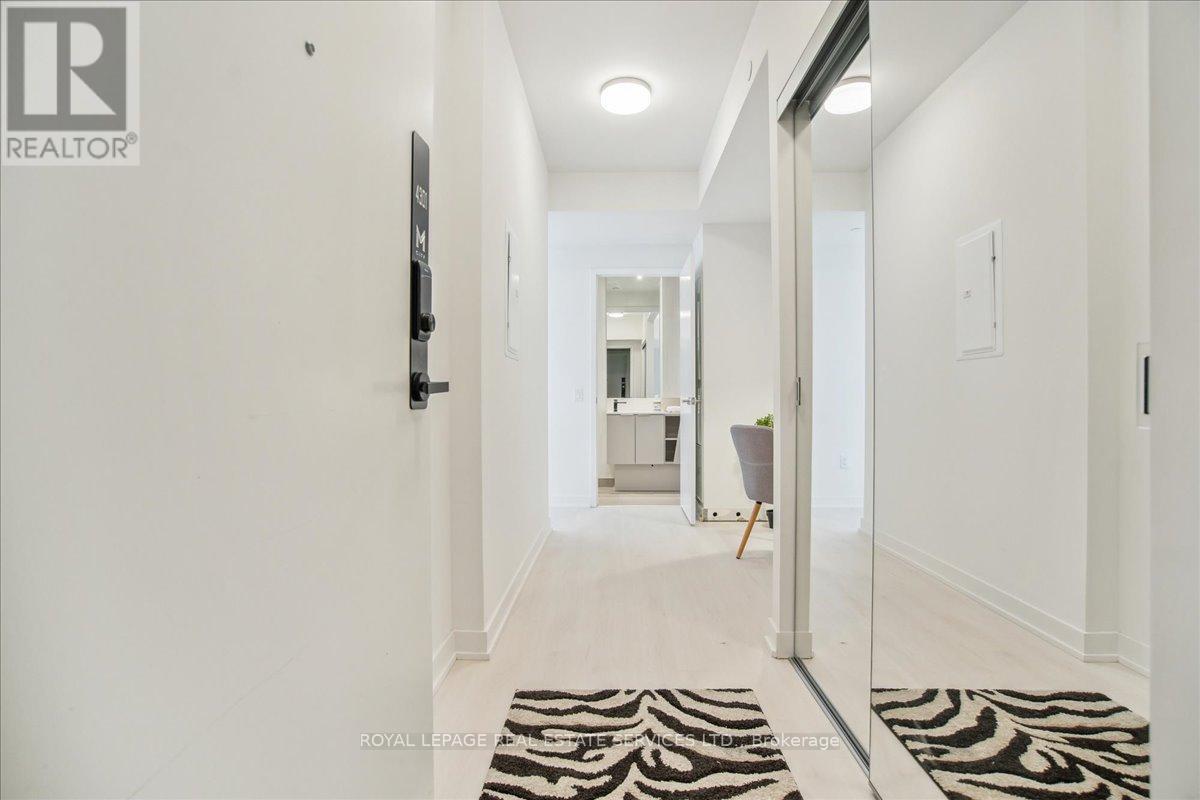 4301 - 3900 Confederation Parkway, Mississauga, Ontario  L5B 0M3 - Photo 7 - W12772568