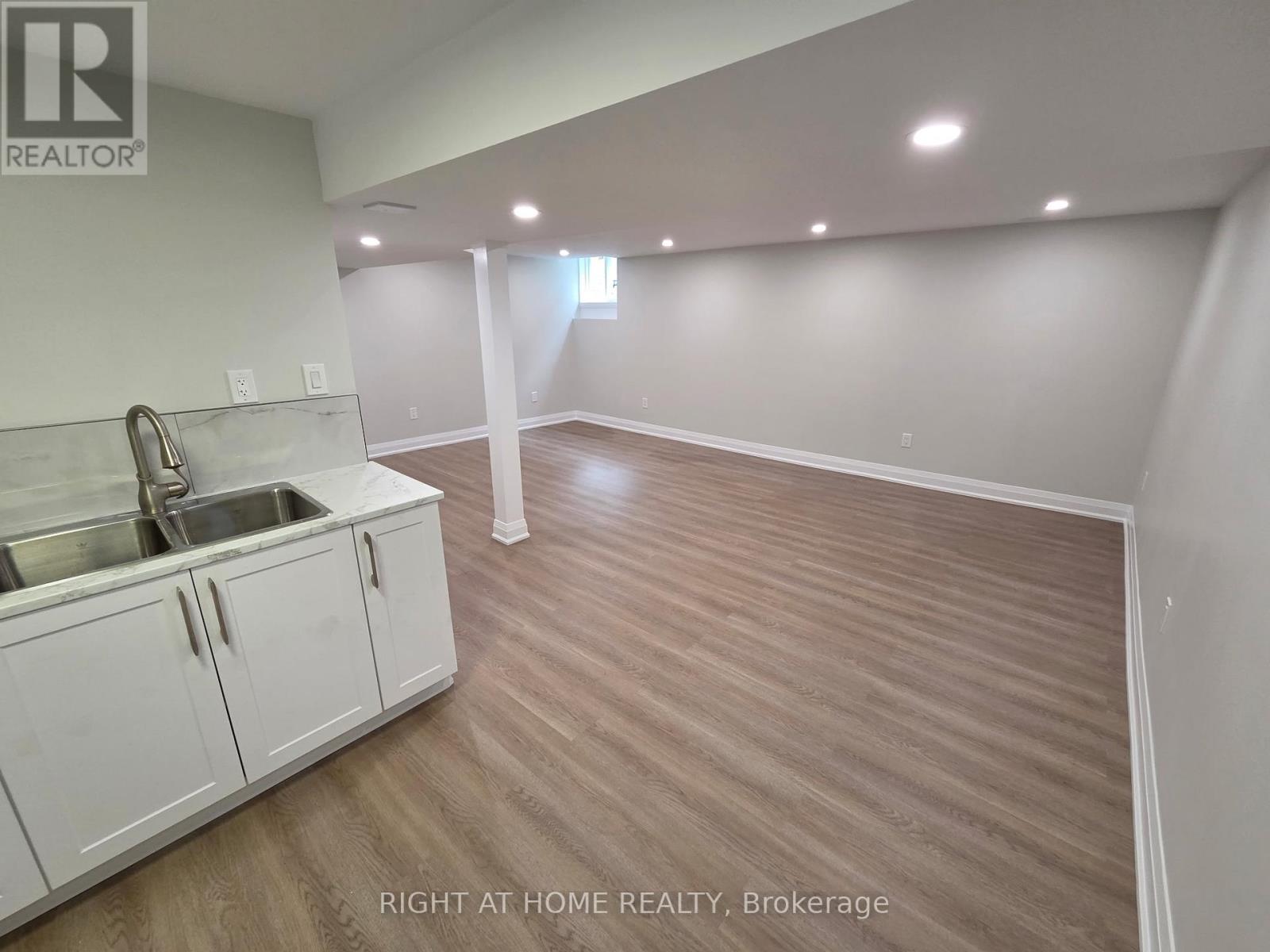 6245 Millers Grove, Mississauga, Ontario  L5N 3C6 - Photo 4 - W12772578