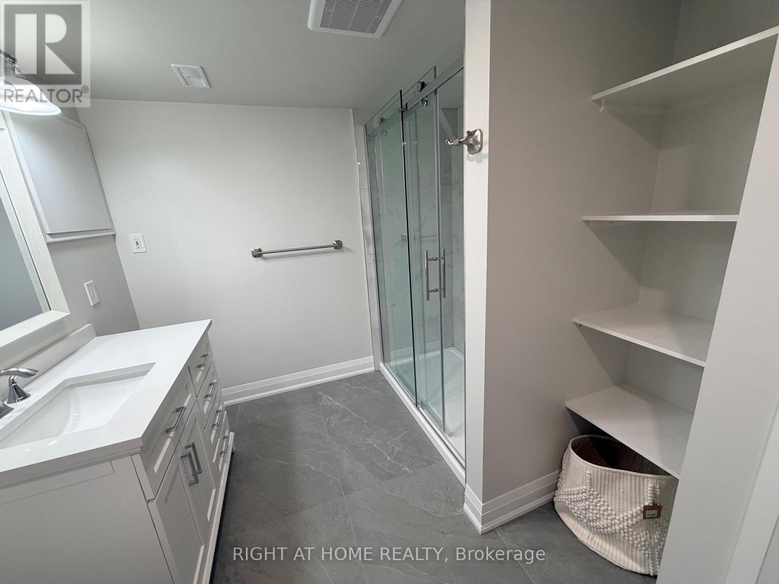 6245 Millers Grove, Mississauga, Ontario  L5N 3C6 - Photo 7 - W12772578