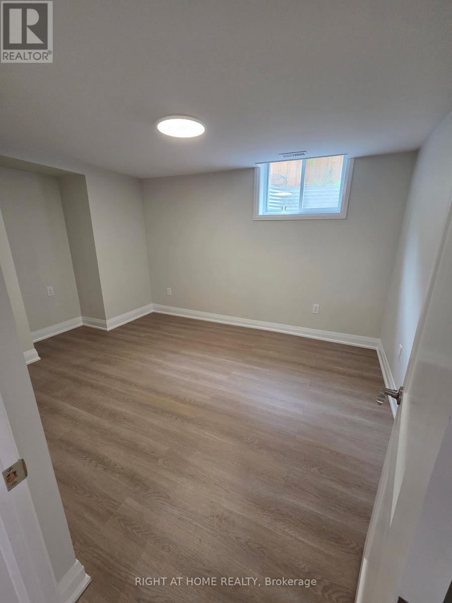 6245 Millers Grove, Mississauga, Ontario  L5N 3C6 - Photo 8 - W12772578