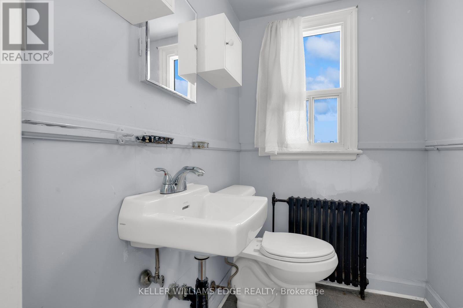 Room 3 - 760 King Street E, Hamilton, Ontario  L8M 1A6 - Photo 15 - X12772426