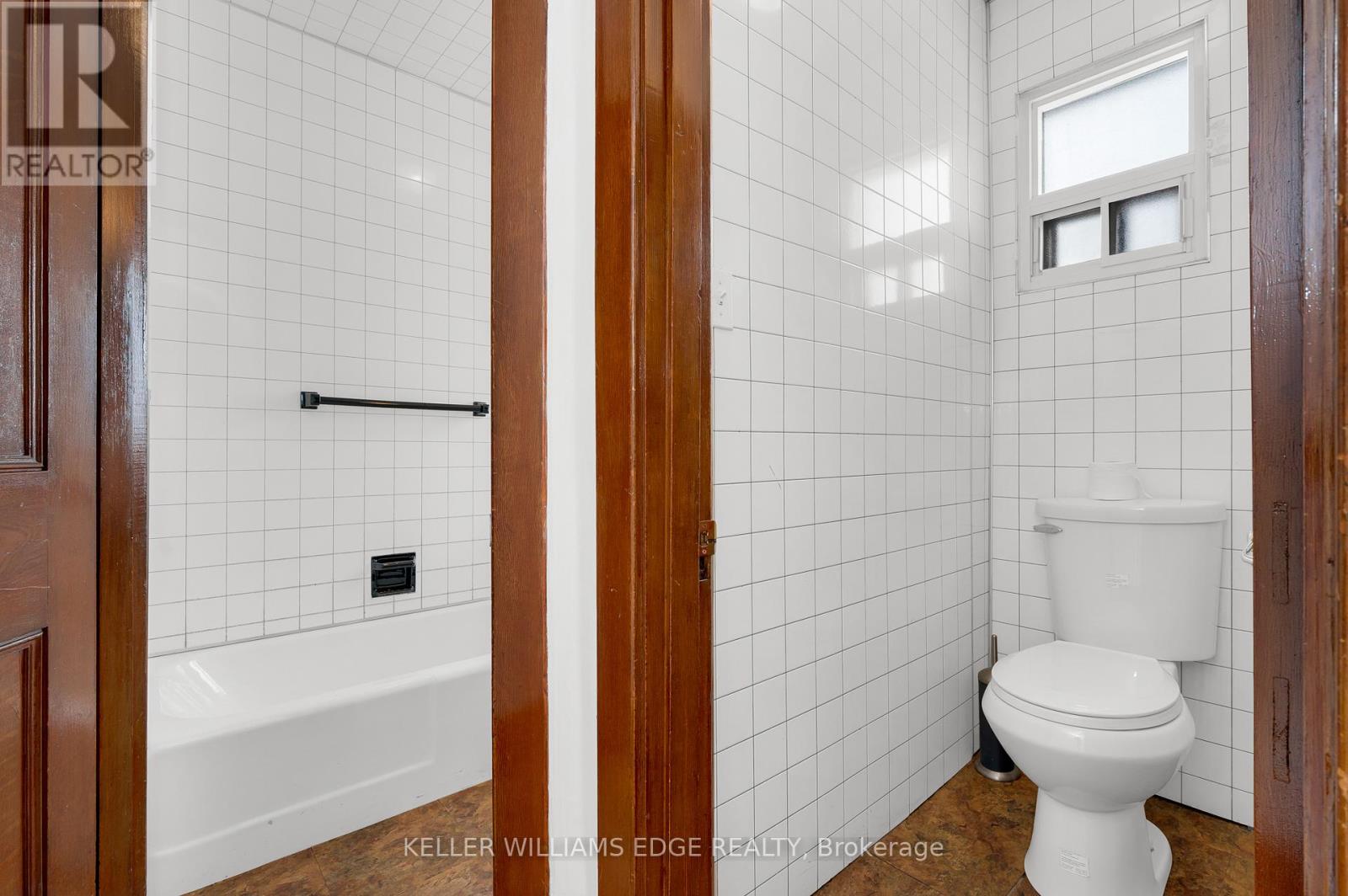 Room 3 - 760 King Street E, Hamilton, Ontario  L8M 1A6 - Photo 9 - X12772426