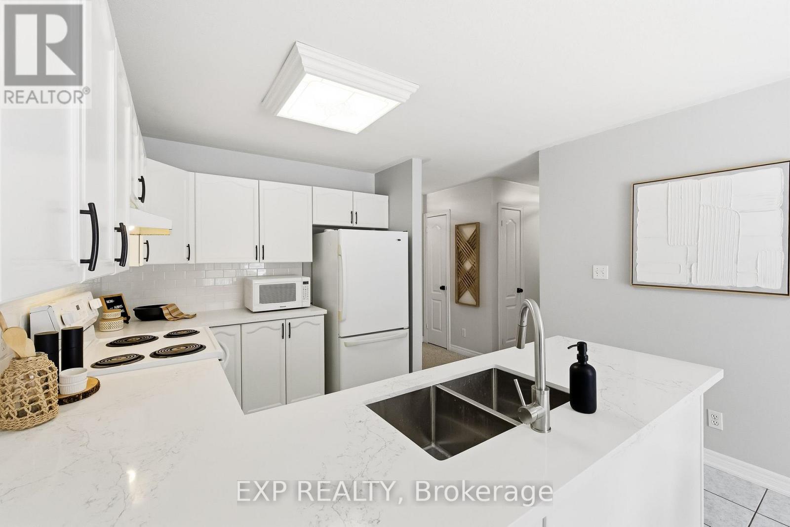 10 Mcgibbon Boulevard, Kawartha Lakes, Ontario  K9V 6G3 - Photo 16 - X12772434