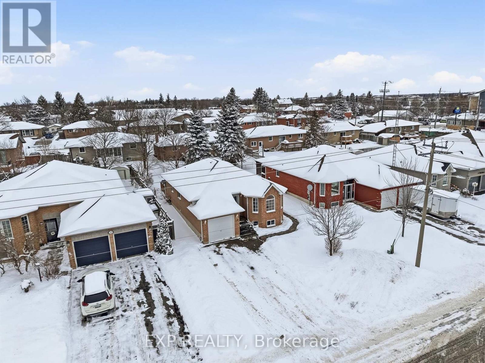 10 Mcgibbon Boulevard, Kawartha Lakes, Ontario  K9V 6G3 - Photo 4 - X12772434