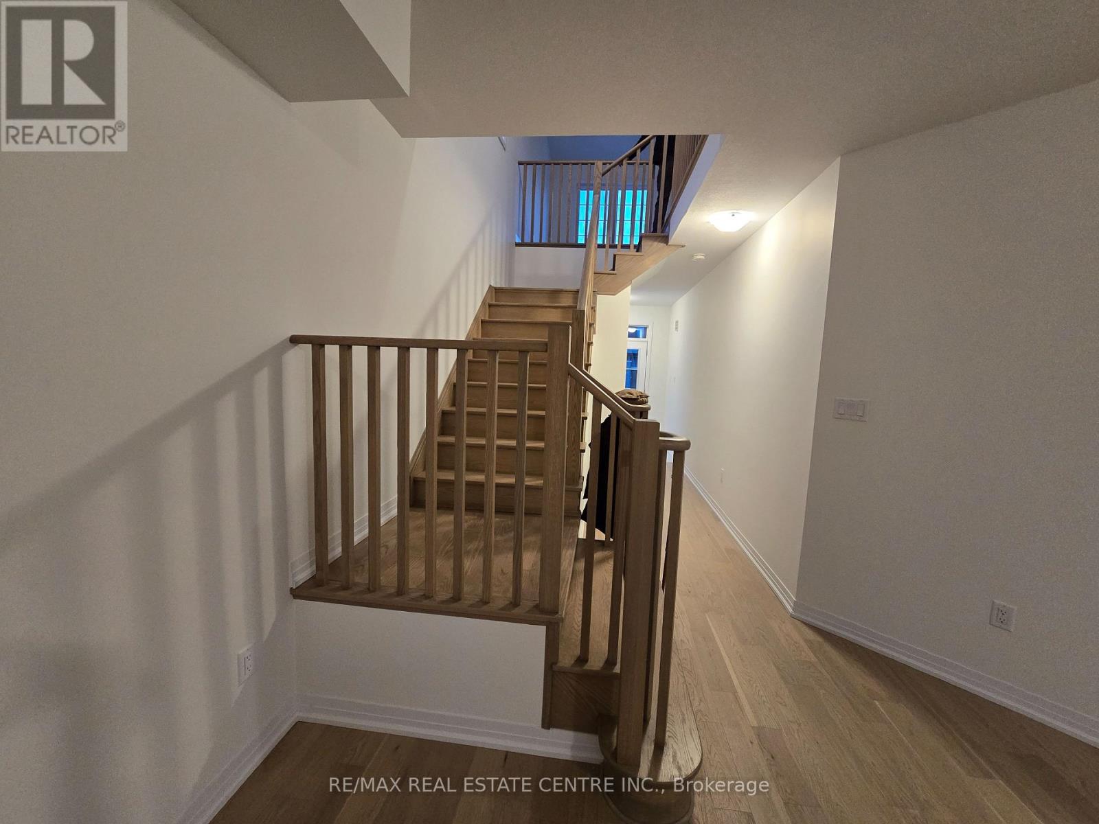 20 Heritage Way, Thorold, Ontario  L2V 0B7 - Photo 2 - X12772464