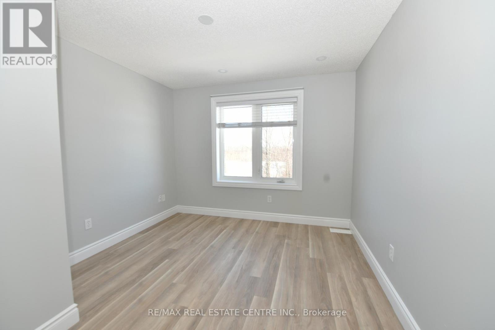 3 - 230 Blackhorne Drive, Kitchener, Ontario  N2E 1Z4 - Photo 13 - X12772492