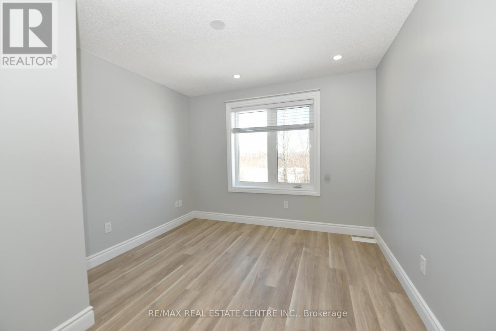 3 - 230 Blackhorne Drive, Kitchener, Ontario  N2E 1Z4 - Photo 15 - X12772492