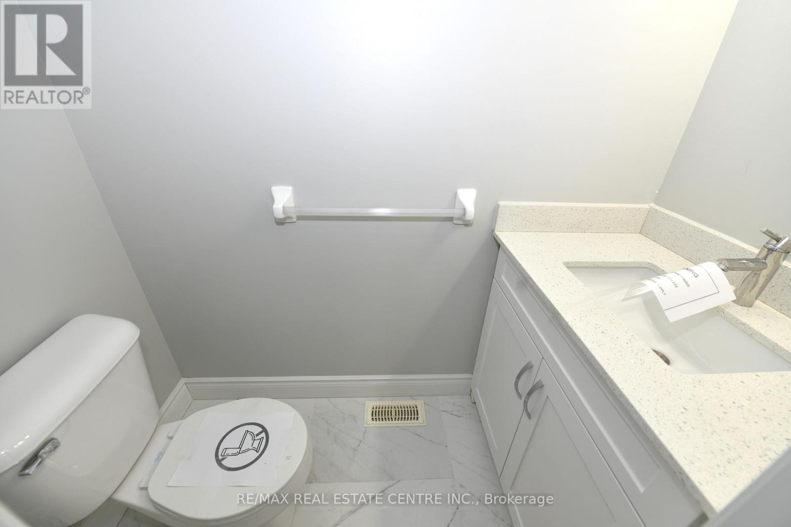 3 - 230 Blackhorne Drive, Kitchener, Ontario  N2E 1Z4 - Photo 8 - X12772492