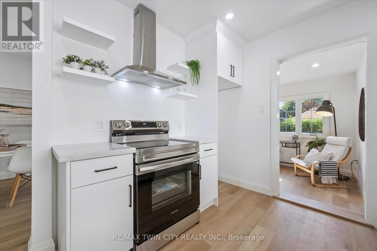 66 Trinity Street, Stratford, Ontario  N5A 4P4 - Photo 11 - X12772520