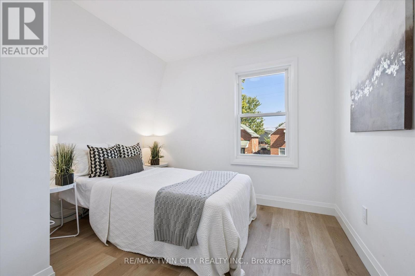 66 Trinity Street, Stratford, Ontario  N5A 4P4 - Photo 17 - X12772520