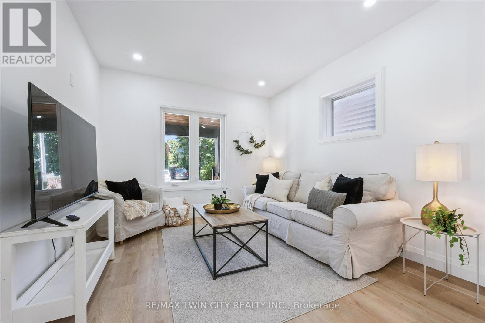 66 Trinity Street, Stratford, Ontario  N5A 4P4 - Photo 5 - X12772520