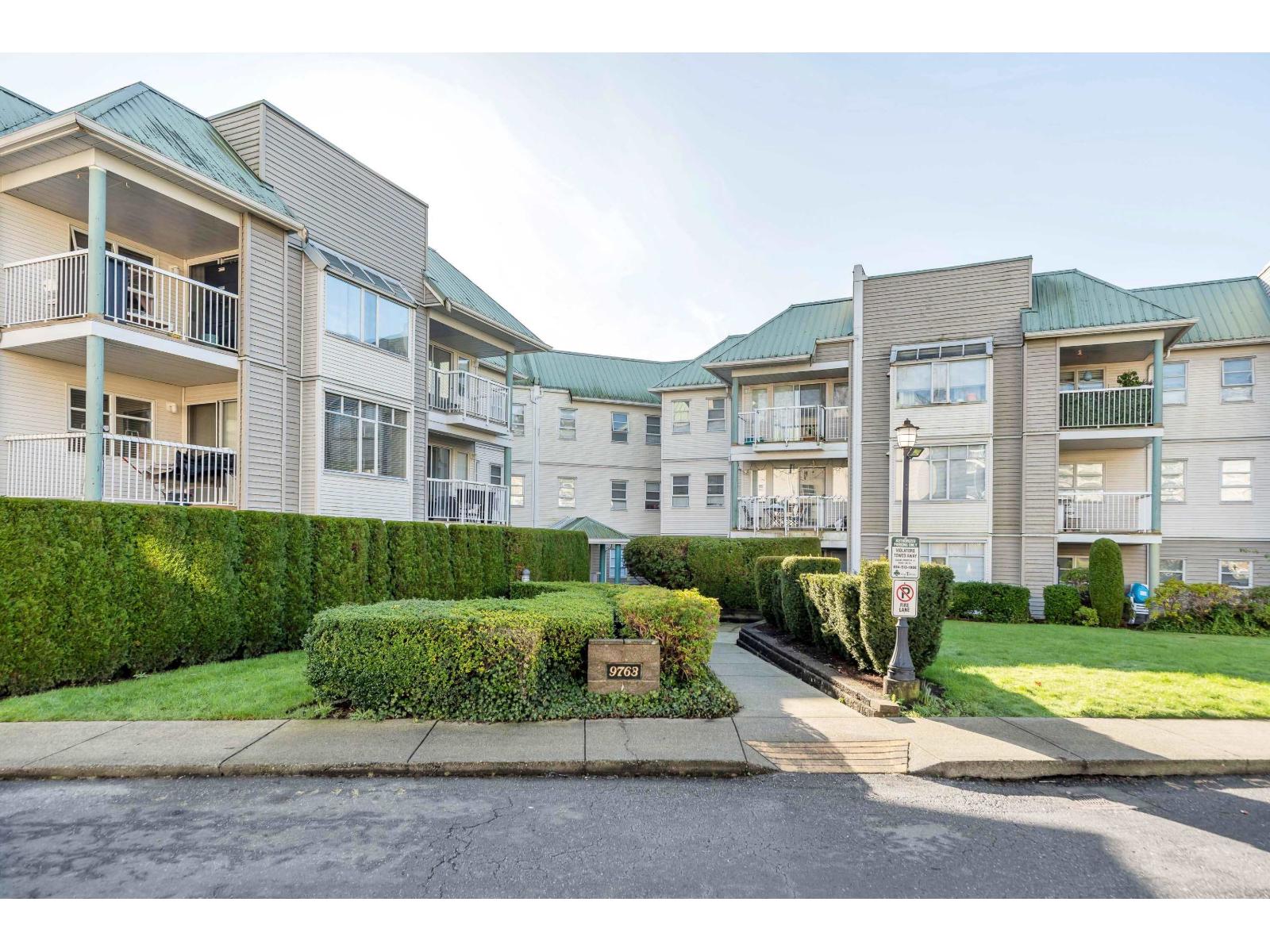 312 9763 140 STREET, Surrey, British Columbia