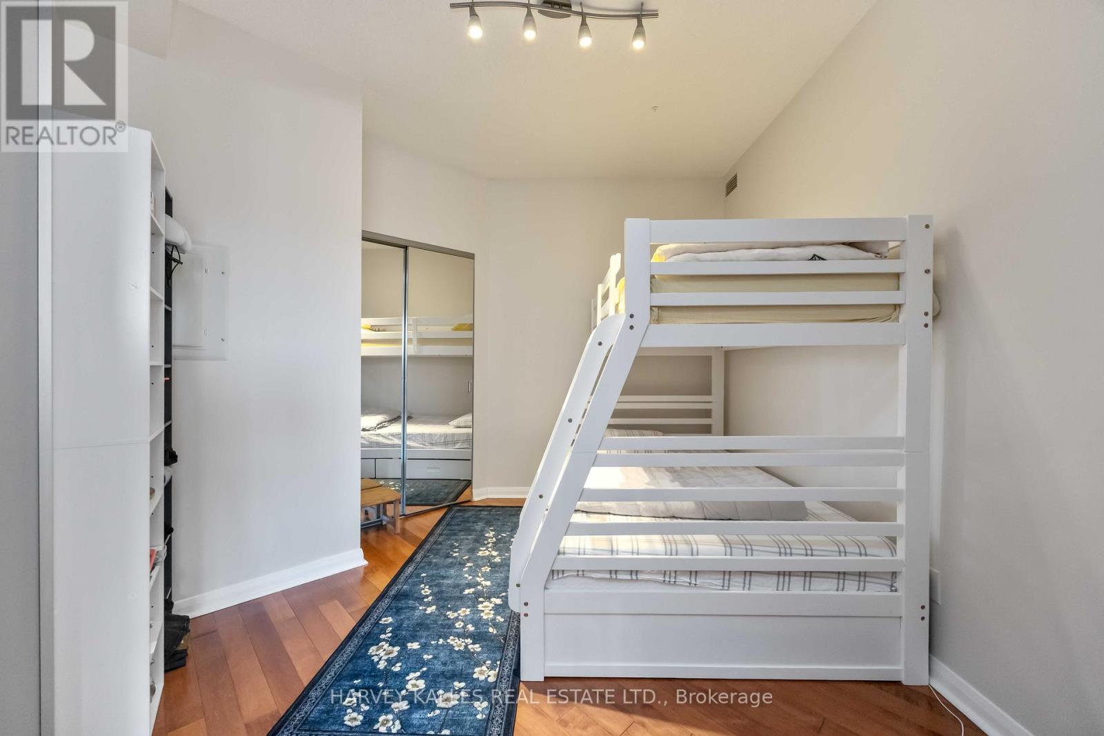 601 - 18 Beverley Street, Toronto, Ontario  M5T 3L2 - Photo 25 - C12759562