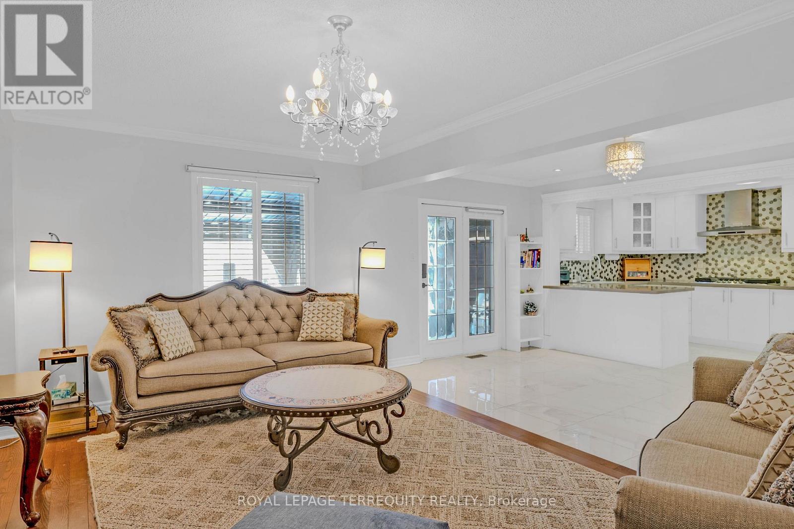 8 Shallimar Court, Brampton, Ontario  L6X 4N2 - Photo 13 - W12758728