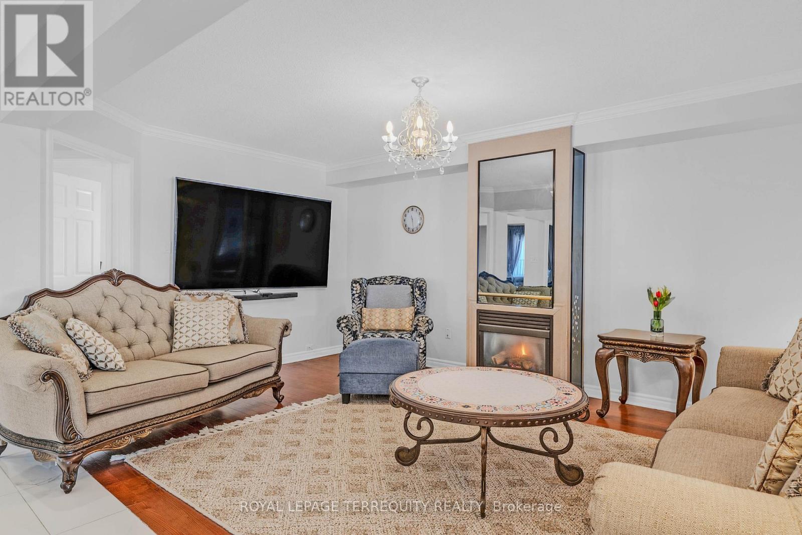 8 Shallimar Court, Brampton, Ontario  L6X 4N2 - Photo 12 - W12758728