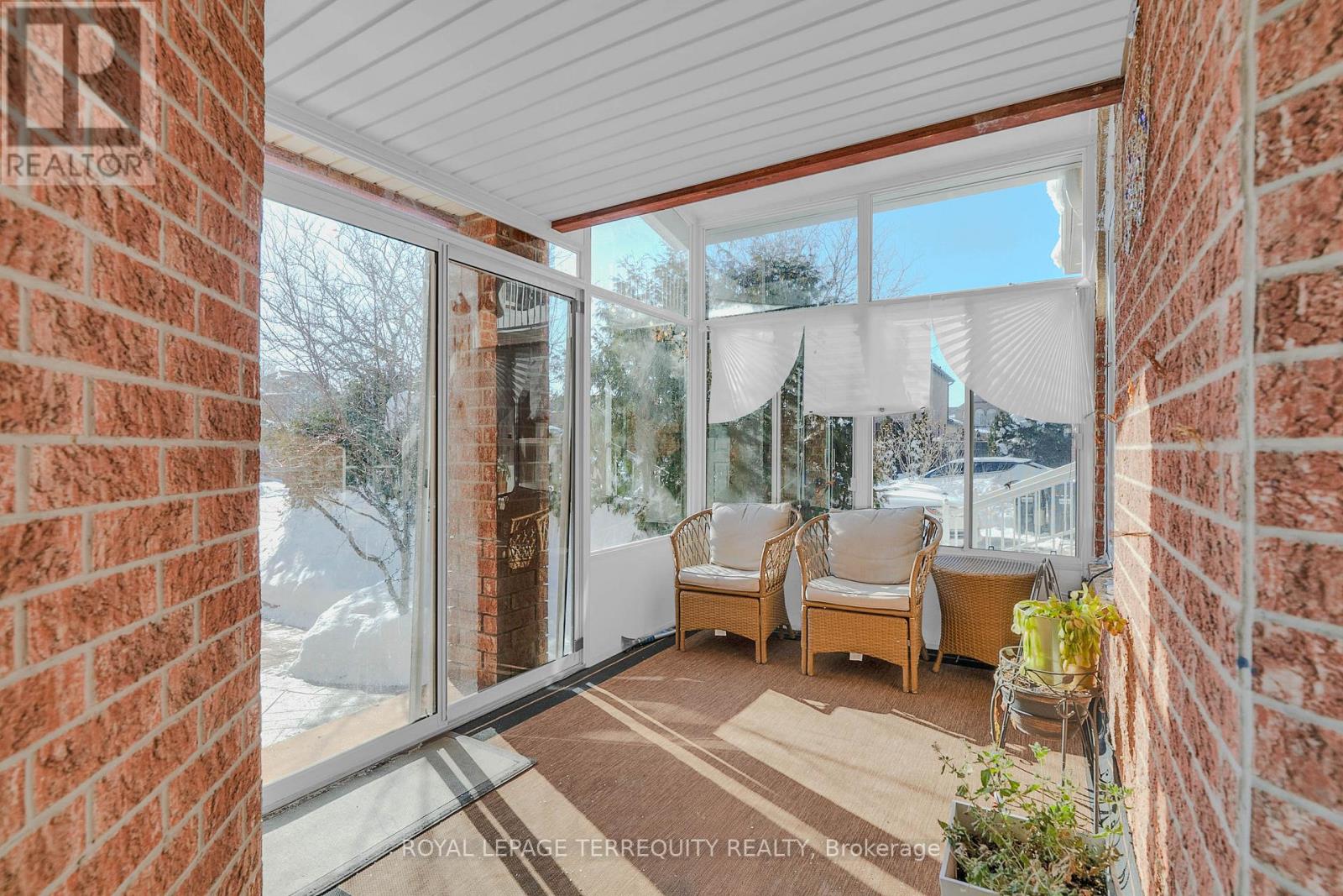 8 Shallimar Court, Brampton, Ontario  L6X 4N2 - Photo 2 - W12758728