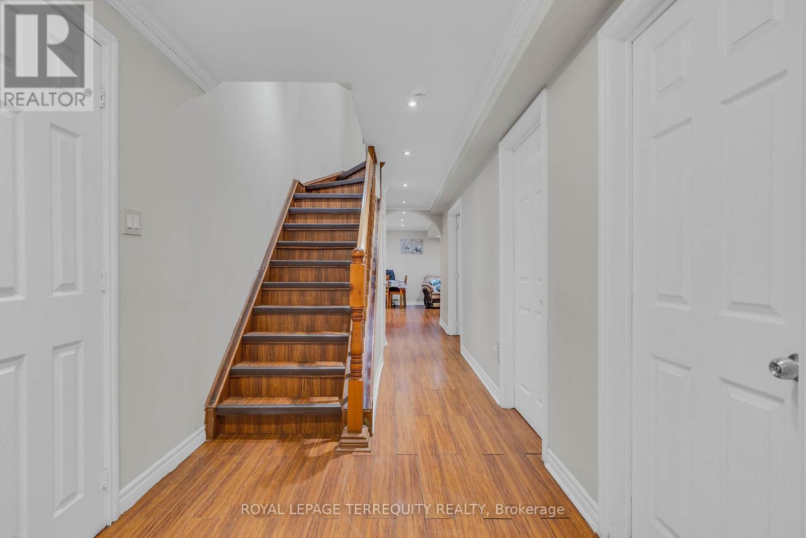 8 Shallimar Court, Brampton, Ontario  L6X 4N2 - Photo 33 - W12758728