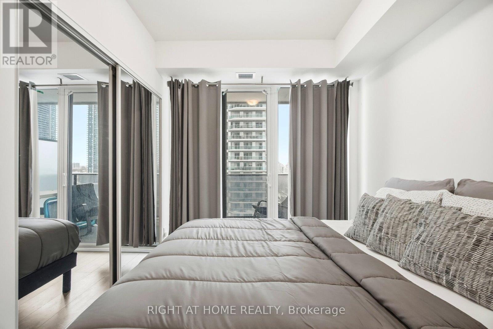 1008 - 70 Annie Craig Drive, Toronto (Mimico), Ontario  M8V 0G2 - Photo 10 - W12768262