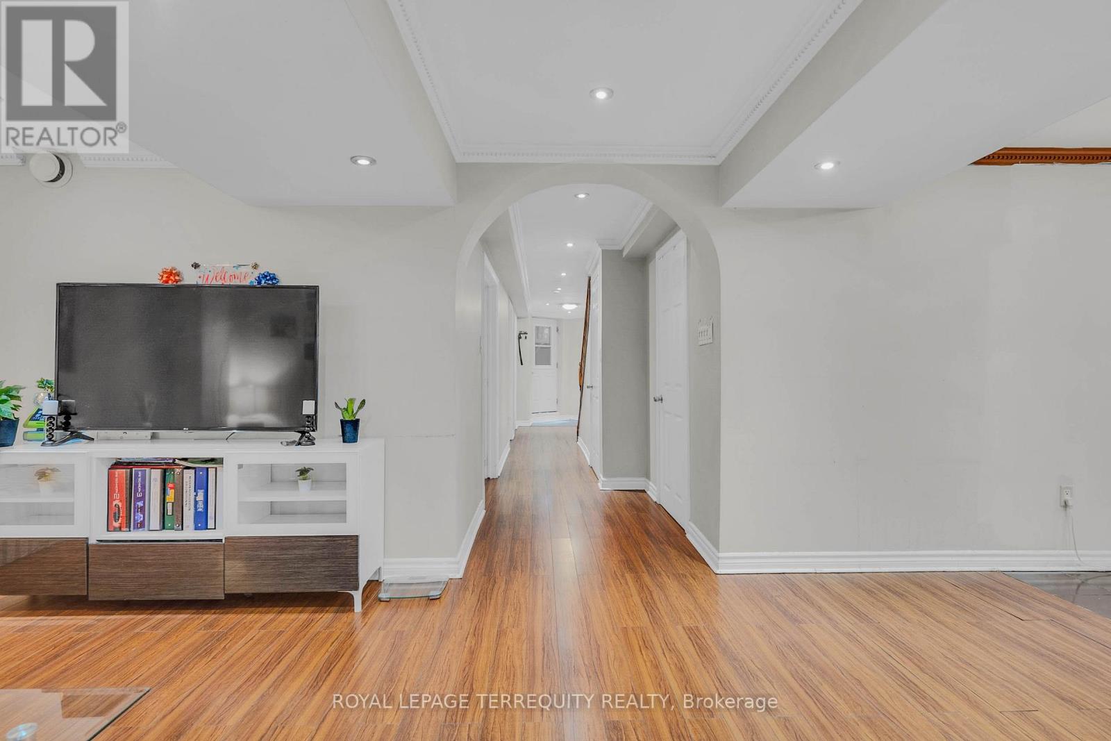 8 Shallimar Court, Brampton, Ontario  L6X 4N2 - Photo 34 - W12758728