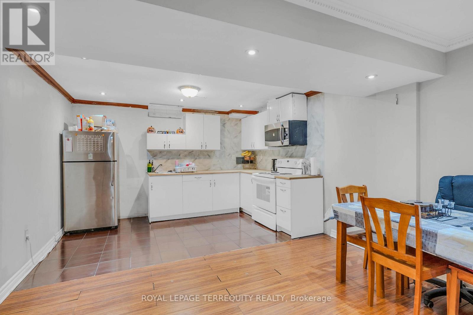 8 Shallimar Court, Brampton, Ontario  L6X 4N2 - Photo 36 - W12758728