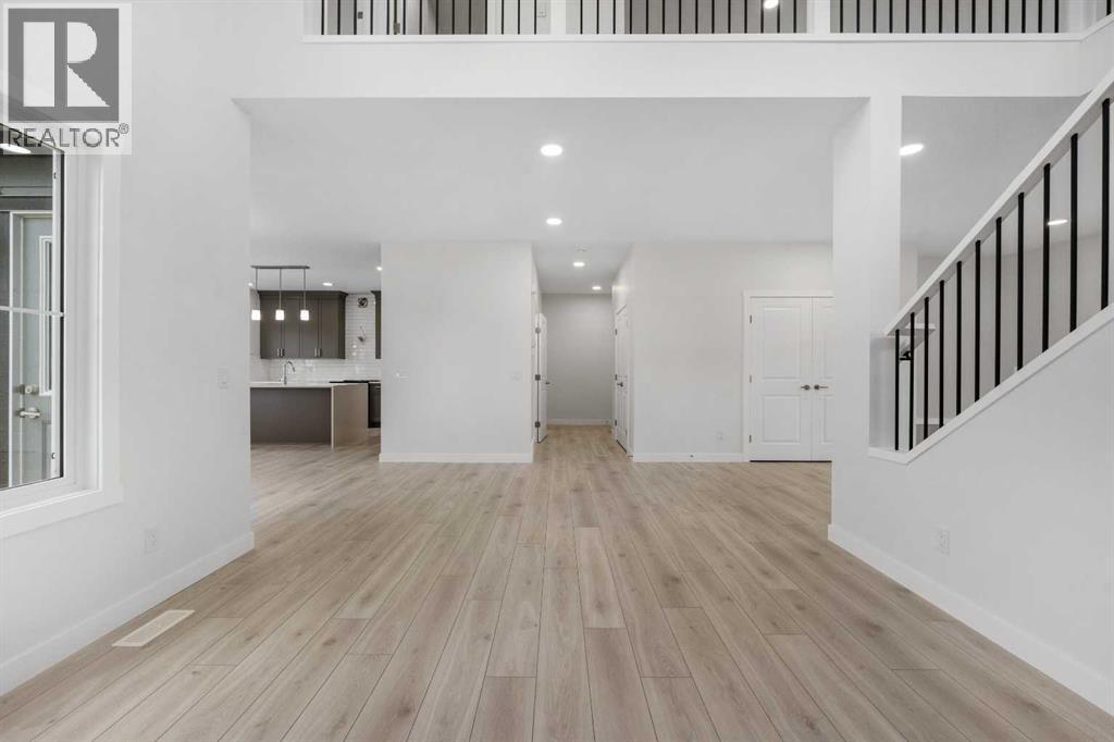 142 Sunstone Way, Balzac, Alberta  T4B 5T5 - Photo 11 - A2285070