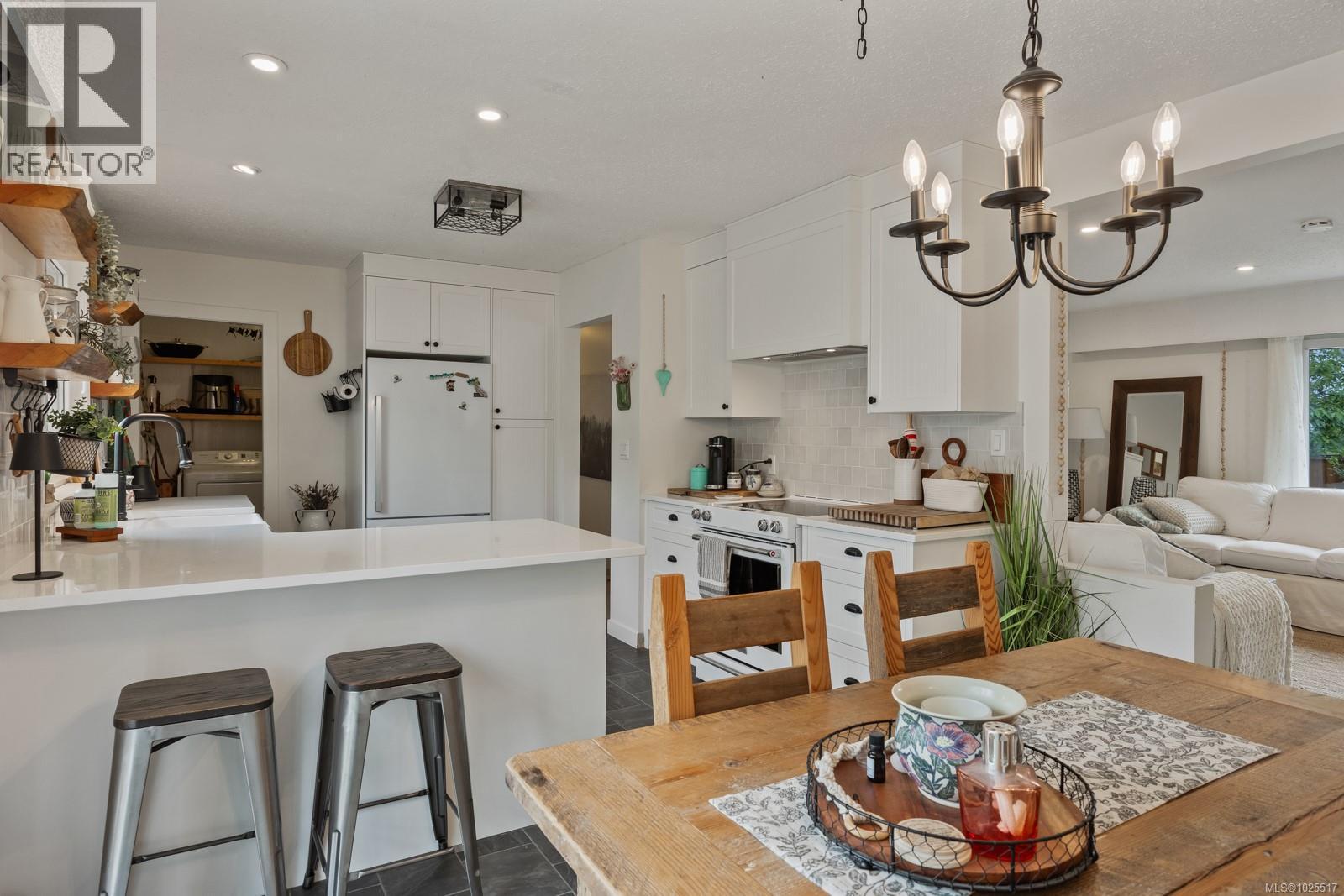 275 Centennial Dr, Courtenay, British Columbia  V9N 5R6 - Photo 12 - 1025517