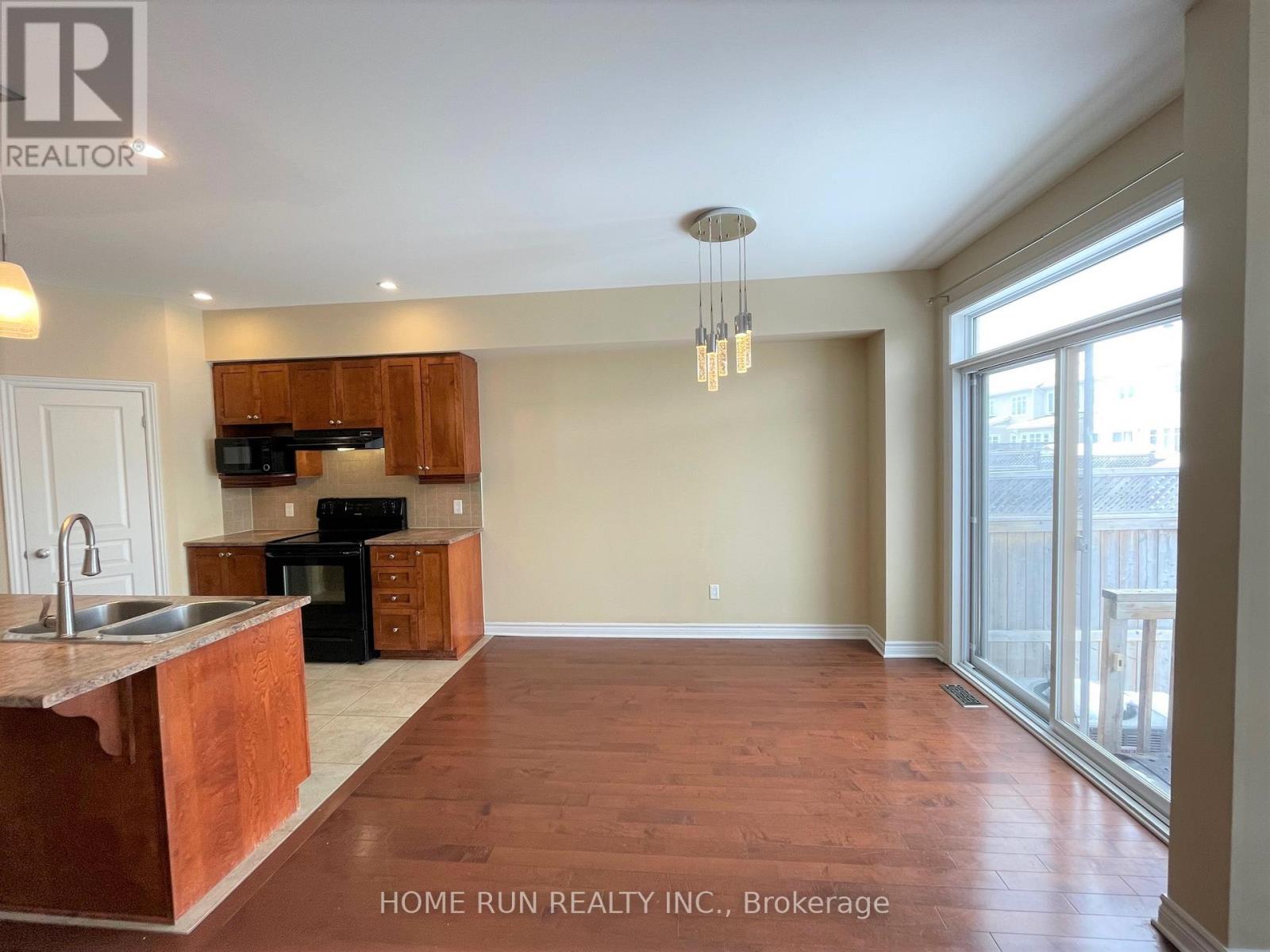 15 Madelon Drive, Ottawa, Ontario  K2J 5C7 - Photo 7 - X12772658