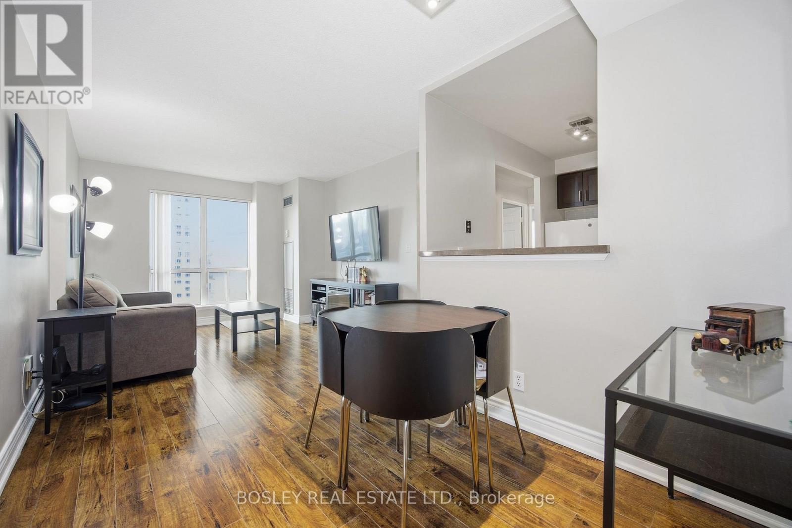 1711 - 8 Lee Centre Drive, Toronto (Woburn), Ontario  M1H 3H8 - Photo 8 - E12666318