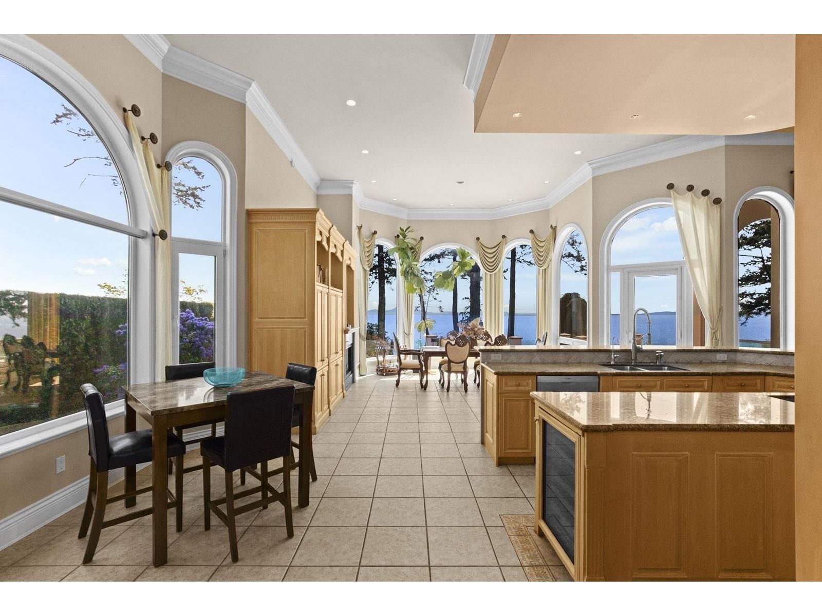 13464 13a Avenue, White Rock, British Columbia  V4A 1C4 - Photo 13 - R3087955