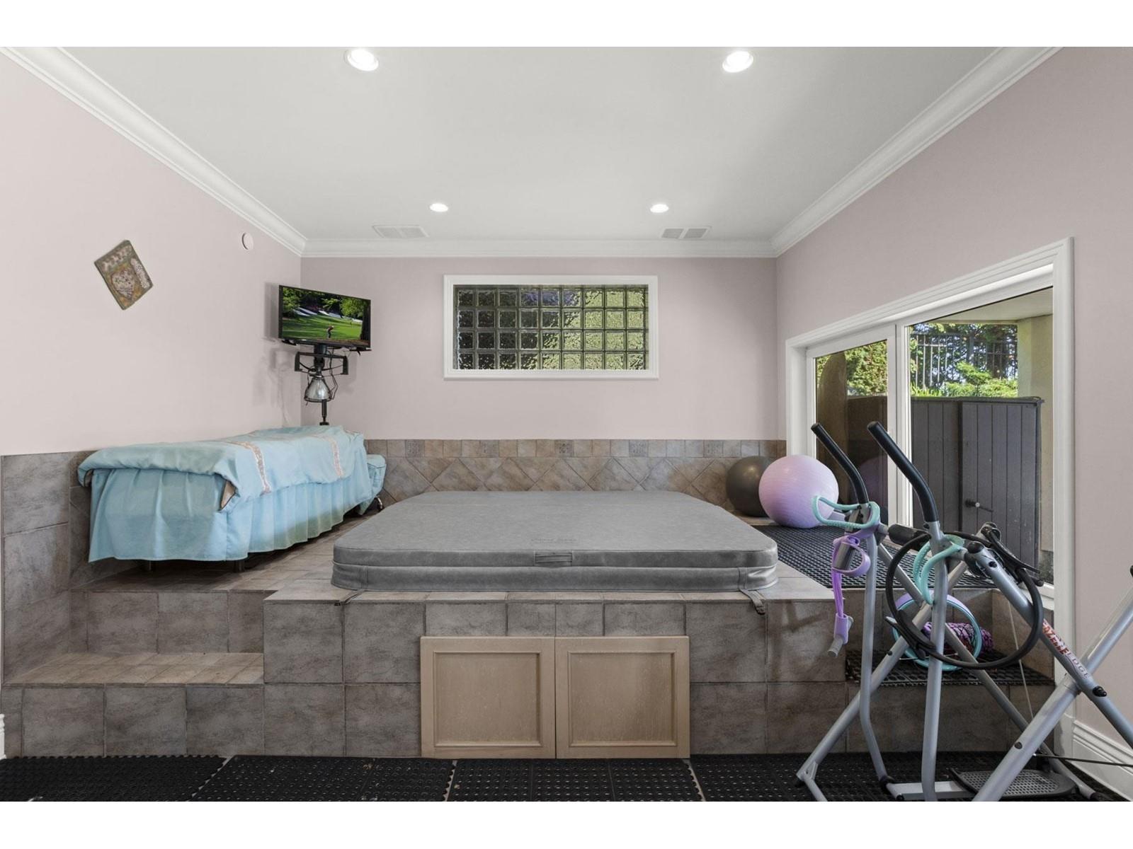 13464 13a Avenue, White Rock, British Columbia  V4A 1C4 - Photo 30 - R3087955