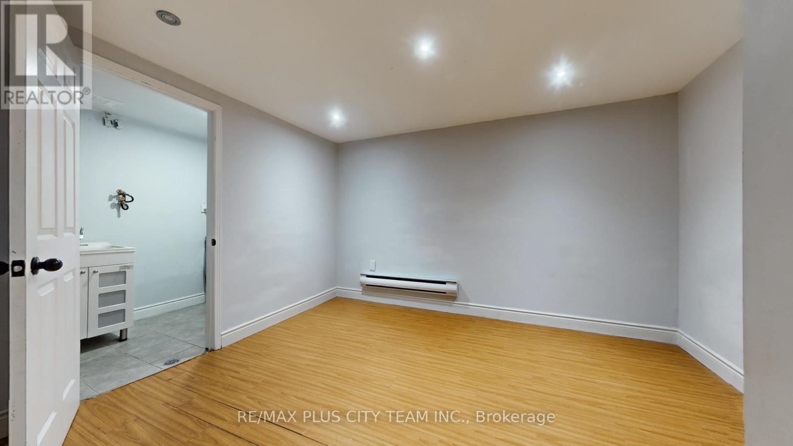 50 Darras Court, Brampton, Ontario  L6T 1W7 - Photo 31 - W12601144