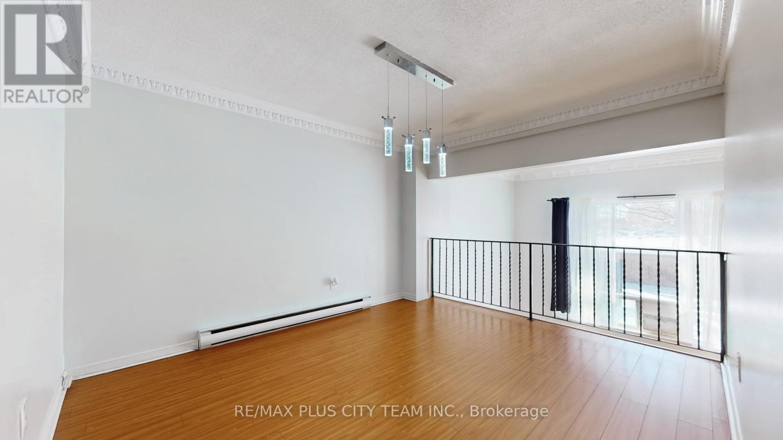 50 Darras Court, Brampton, Ontario  L6T 1W7 - Photo 8 - W12601144